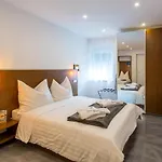 בית הארחה Zum Kleinen Italiener - Ristorante Pizzeria 3*