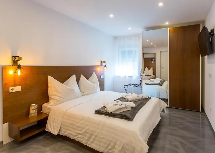 ゲストハウス Zum Kleinen Italiener - Ristorante Pizzeria 3*